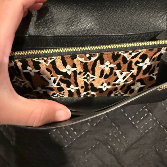 Louis Vuitton Limited edition Jungle flap wallet - Picture 7 of 8